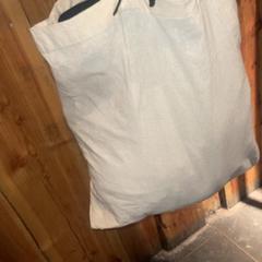Bolso de mano white, ha sido reportado por Club Nyx/Exit Café con iLost