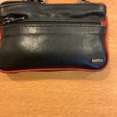 Sleutelhoes met sleutels がiLostで Gemeente Amsterdam によって報告されました