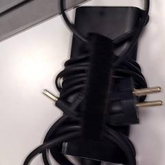 Laptop charger Zwart, as reported by Vrije Universiteit Amsterdam using iLost