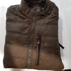 Jas, gisa salatu by Zwarte Cross (Gemeentehuis) iLost erabiliz