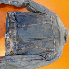 데님 재킷 bleue, iLost를 사용하여 TCL에 보고됨