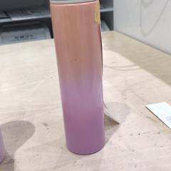 水筒 がiLostで IKEA原宿 によって報告されました