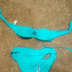 Bikini, amint azt Van der Valk Hotel Apeldoorn - De Cantharel az iLost segítségével jelentette.
