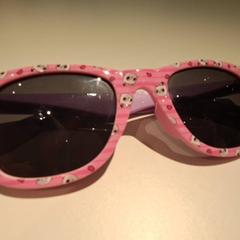 Gafas de sol Kind roze, ha sido reportado por IKEA Wilrijk con iLost