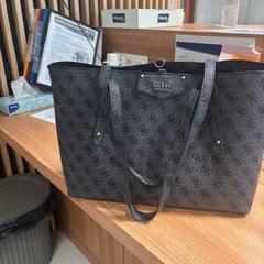 Kabelka, jak nahlášeno Vrije Universiteit Brussel (VUB) pomocí iLost