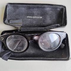 Szemüvegtok zwart, amint azt Regio Limburg - Leuven az iLost segítségével jelentette.