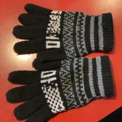Gloves, as reported by MEININGER Hotel Berlin Alexanderplatz using iLost