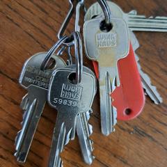 Sleutelbos van 7 sleutels aan keycord, ako bolo nahlásené iLost