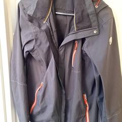 ジャケット がiLostで Qbuzz DMG によって報告されました