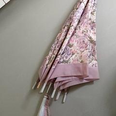 Guarda-chuva Mauve Gebloemd, como reportado por Centraal magazijn utilizando o iLost