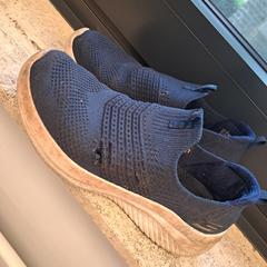 靴 Blauw がiLostで Stad Peer によって報告されました