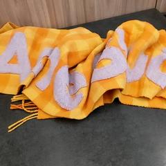 Šátek, jak nahlášeno Rotterdam The Hague Airport pomocí iLost