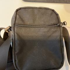 Bag kaminski, polen, som rapportert av Gemeente Amsterdam - Bureau Gevonden Voorwerpen ved bruk av iLost