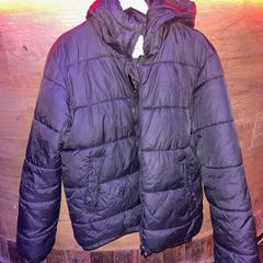 Jacket black puffer, zgłoszono przez Club Nyx/Exit Café przy użyciu iLost