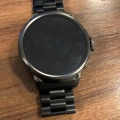 Reloxo de pulso Zeus, segundo informou Pathé Zaandam usando iLost