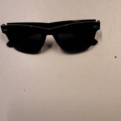 Gafas de sol, segundo informou Qbuzz ZHN usando iLost