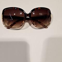 Sluneční brýle, jak nahlášeno IJsselland Ziekenhuis pomocí iLost