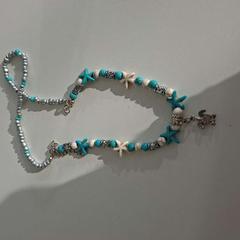Nyaklánc turquoise sterretjes,zileveren kralen, amint azt TU/e - Receptie Flux az iLost segítségével jelentette.