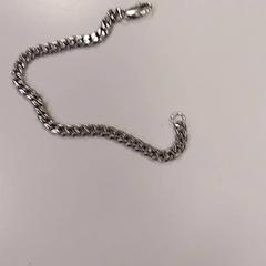 Bracelet Staal, as reported by Vrije Universiteit Amsterdam using iLost