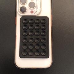 Telefono mugikorra Wit Apple, gisa salatu by W1 - Tomorrowland iLost erabiliz