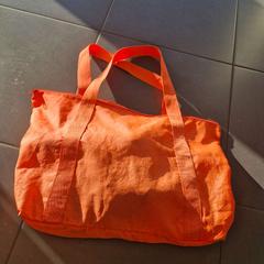 Zak oranje, come riportato da Centraal magazijn utilizzando iLost