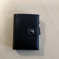 حامل البطاقة - Angelov، كما تم الإبلاغ عنه بواسطة Centraal magazijn عبر iLost