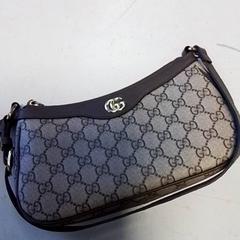 Taška, jak nahlášeno Hermes Eindhoven pomocí iLost