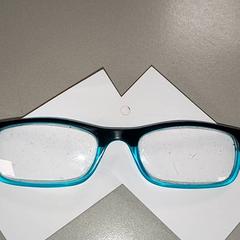 İLost kullanarak Regio Antwerpen - Brussel tarafından bildirildiği gibi Gözlük