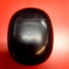 Füldugók case, amint azt UvA REC az iLost segítségével jelentette.