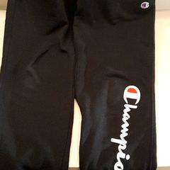 Joggingbroek Zwart, zoals gemeld door Van der Valk Hotel Schiphol met iLost