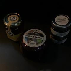 Bottle Henri Willing Cheese,honey and jam, as reported by MEININGER Hotel Salzburg City Center using iLost