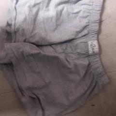 Pantalons curts, segons ha informat Grand Hotel Amrath Kurhaus mitjançant iLost