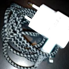 Carregador, como reportado por TivoliVredenburg utilizando o iLost