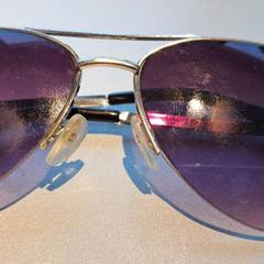 Gafas de sol, ha sido reportado por Madurodam con iLost