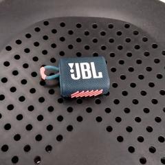 Blåtann-høytaler JBL, som rapportert av Arriva Twents ved bruk av iLost