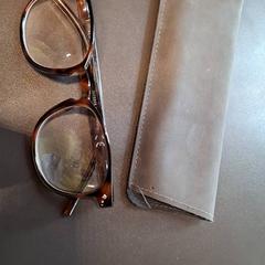 Betaurreko-zorroa betaurrekoekin Écaille foncées, gisa salatu by IKEA Nice Saint Isidore iLost erabiliz