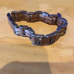 Armband, rapporterat av Pathé Ede med iLost