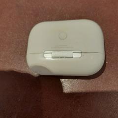 Caixa para airpods blanc, como reportado por TCL utilizando o iLost