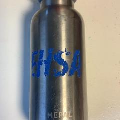 Bottiglia Stalen fles Mepal 350ML, blauwe sticker EHSA, come riportato da Artis utilizzando iLost