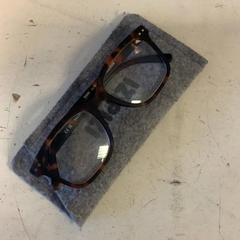 Szemüveg, amint azt Artis az iLost segítségével jelentette.