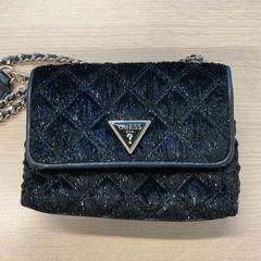 Sac Zwart, a été signalé par Gemeente Arnhem utilisant iLost