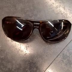Sunglasses, as reported by Rotterdam The Hague Airport using iLost