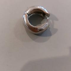 Sieraad, zoals gemeld door TU/e - Receptie Neuron met iLost