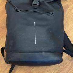 Mochila Zwart, ha sido reportado por GVB con iLost