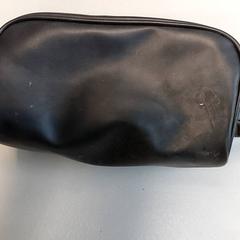 Saco - toiletzak, como reportado por Centraal magazijn utilizando o iLost