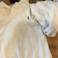Vetements, zoals gemeld door MEININGER Hotel Marseille Centre la Joliette met iLost