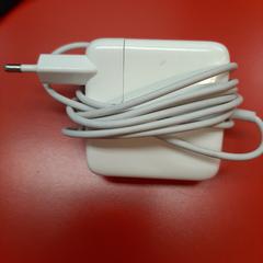 Laptop charger, zoals gemeld door UvA REC met iLost