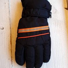 Eskularrua Zwart, gisa salatu by DierenPark Amersfoort iLost erabiliz