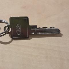 Sleutel met sleutelhanger, iLost'a bildirildiği gibi
