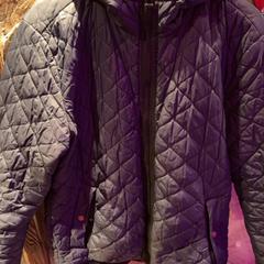 Chaqueta Donker grijs, segundo informou Club Nyx/Exit Café usando iLost